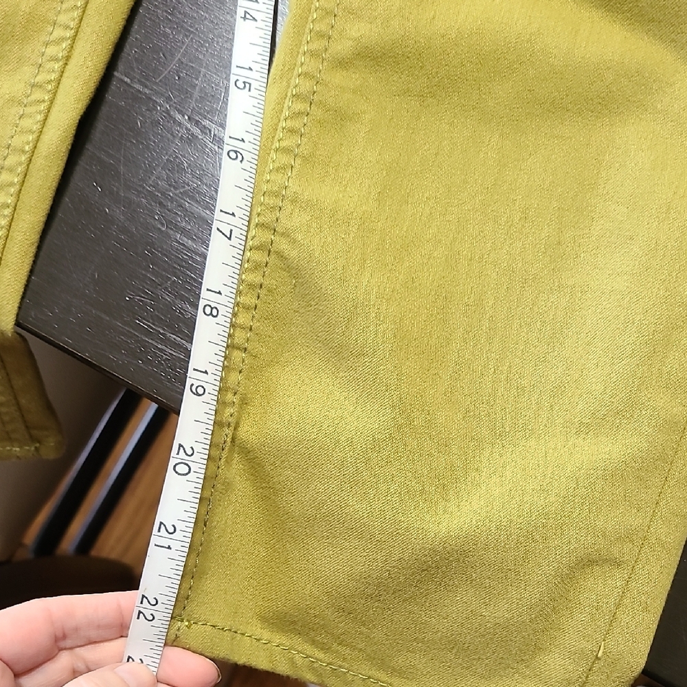 Athleta Green Moss Cropped Denim Hiking Pants, Pink Pockets. Size 6 - Picture 11 of 11